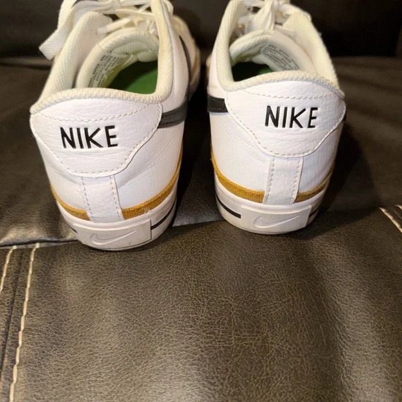 Nike | Court Legacy Sneakers, size 9 - Picture 3 of 3